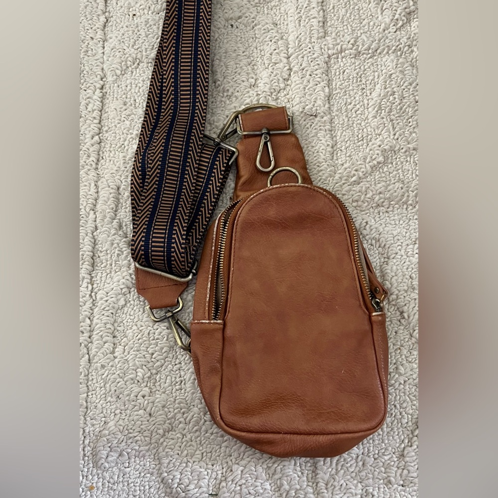 Anthropologie Urban Originals Liberty Sling Bag Purse Crossbody Adj Strap Tan